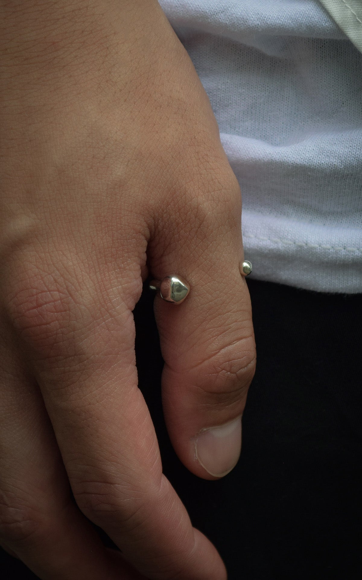 Asymmetry ball space ring