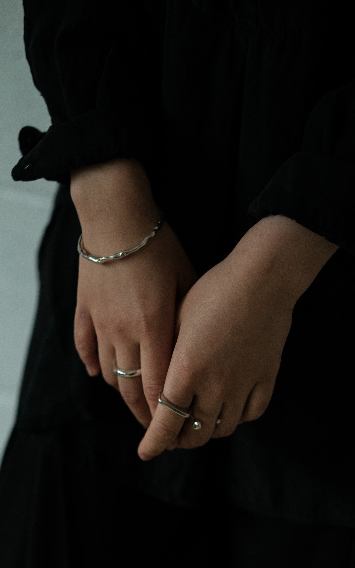 Asymmetry ball space ring