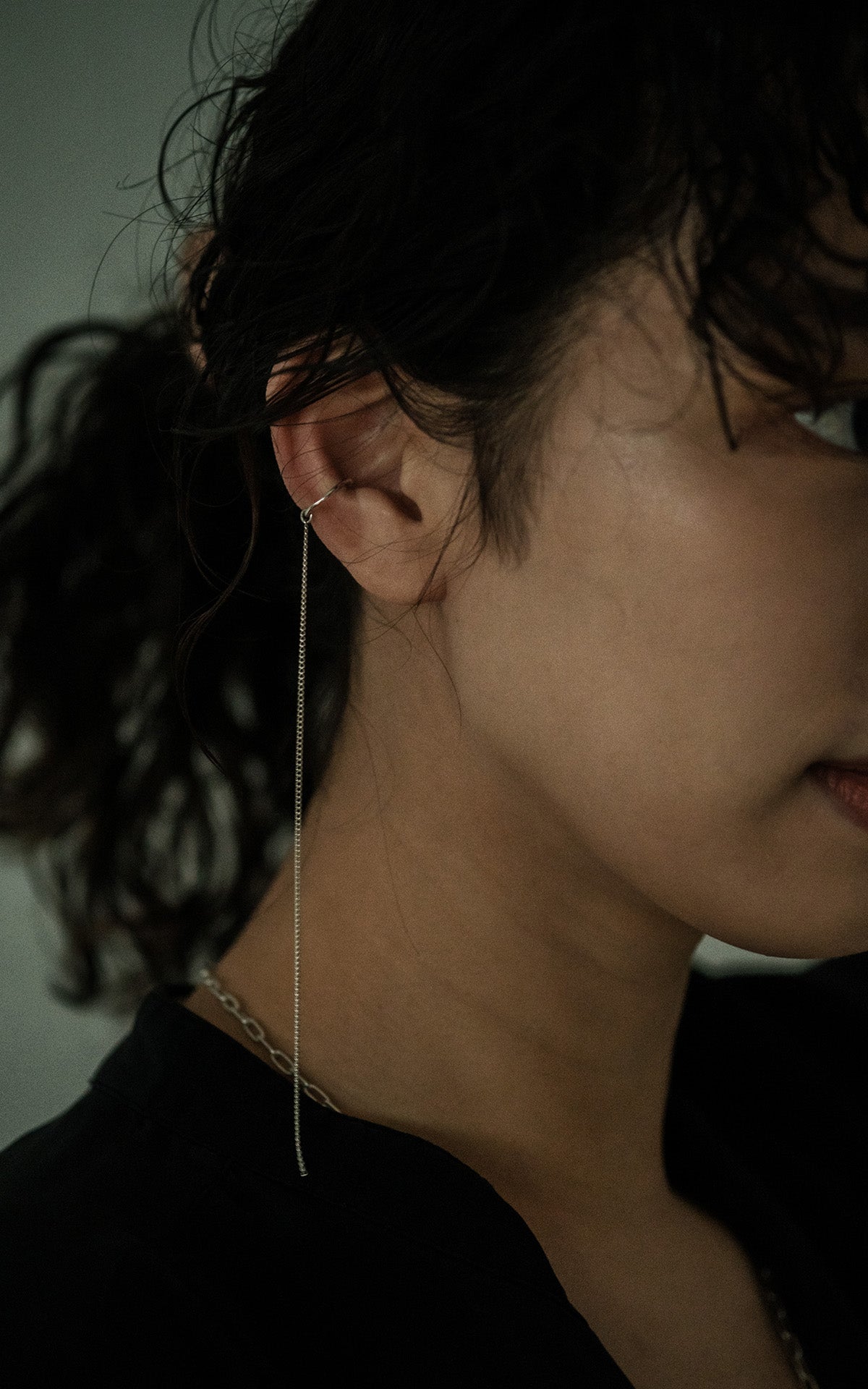 Long chain ear cuff