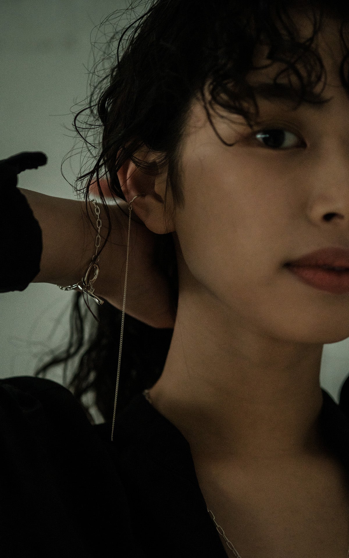 Long chain ear cuff