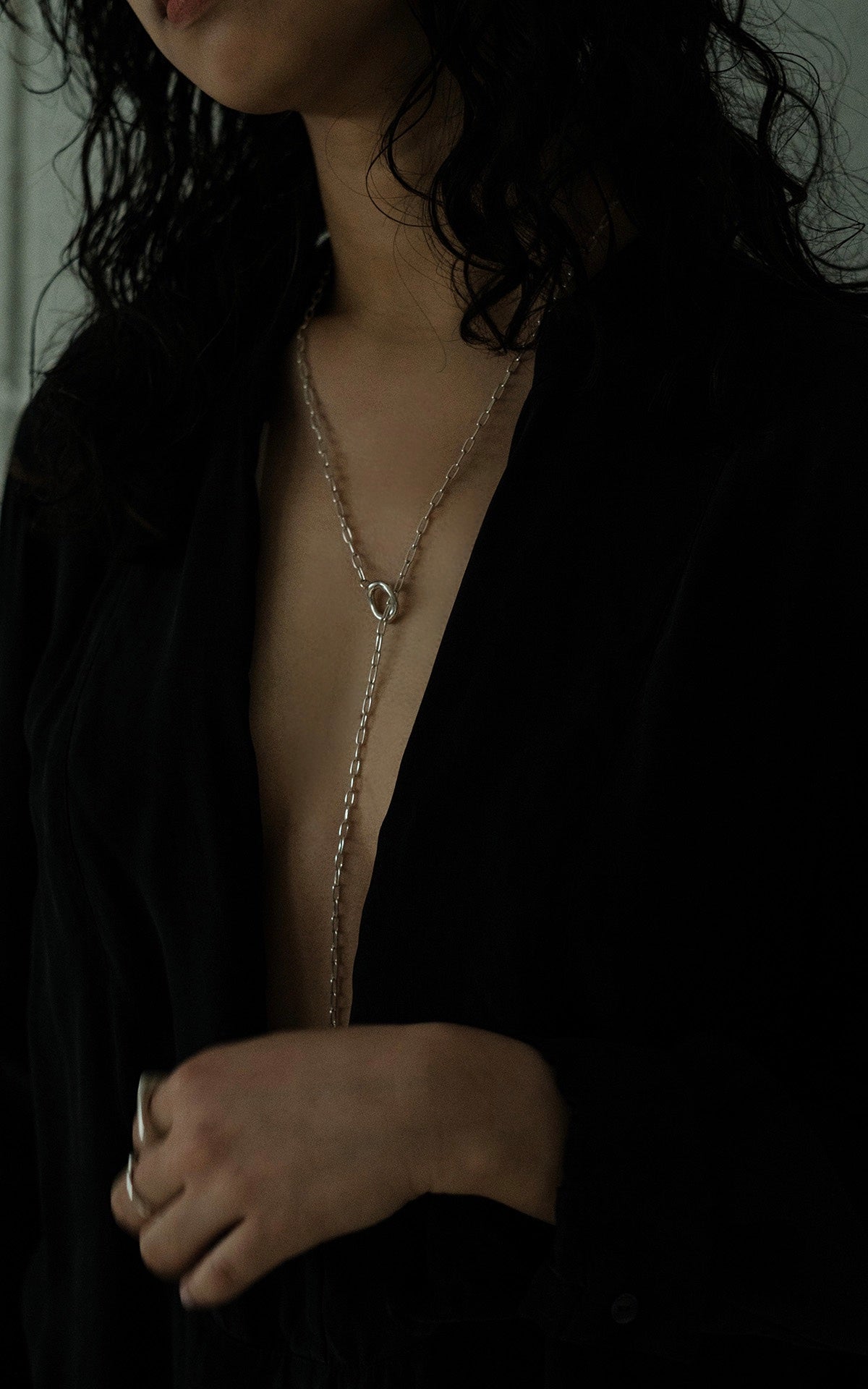 Mantel long chain necklace