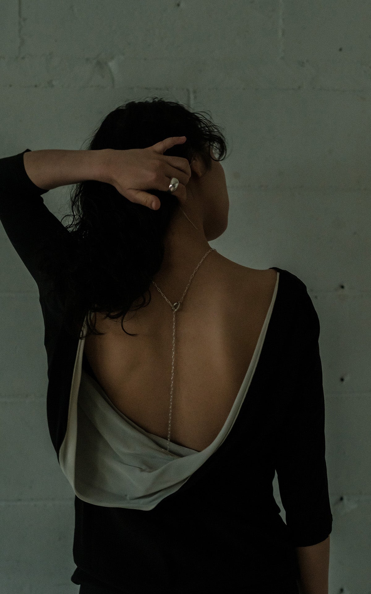 Mantel long chain necklace