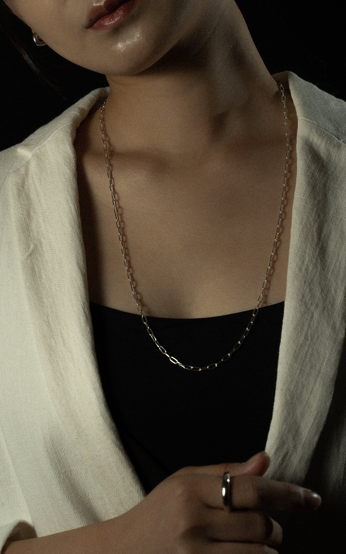 Mantel long chain necklace