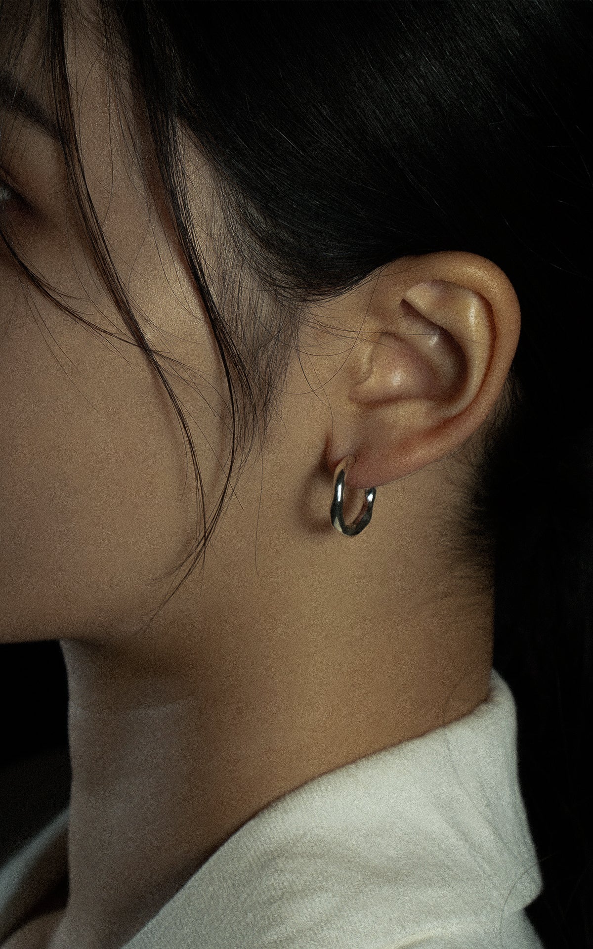 Melt hoop pierce (L)