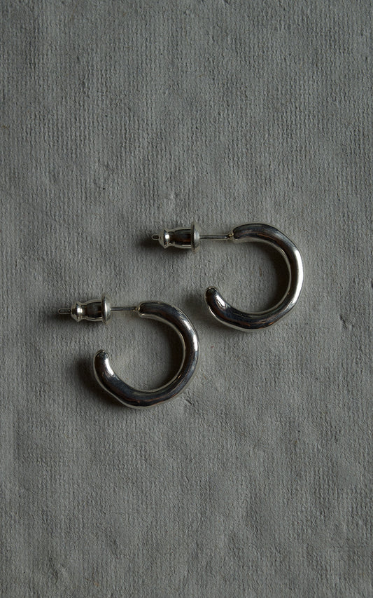 Melt Hoop Pierce (Medium)