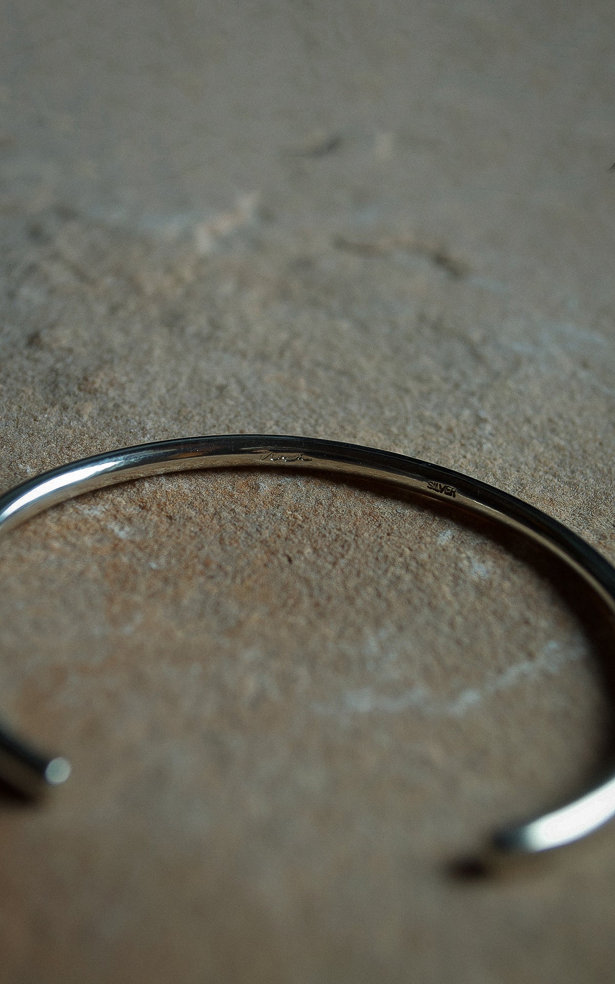 Plain bangle