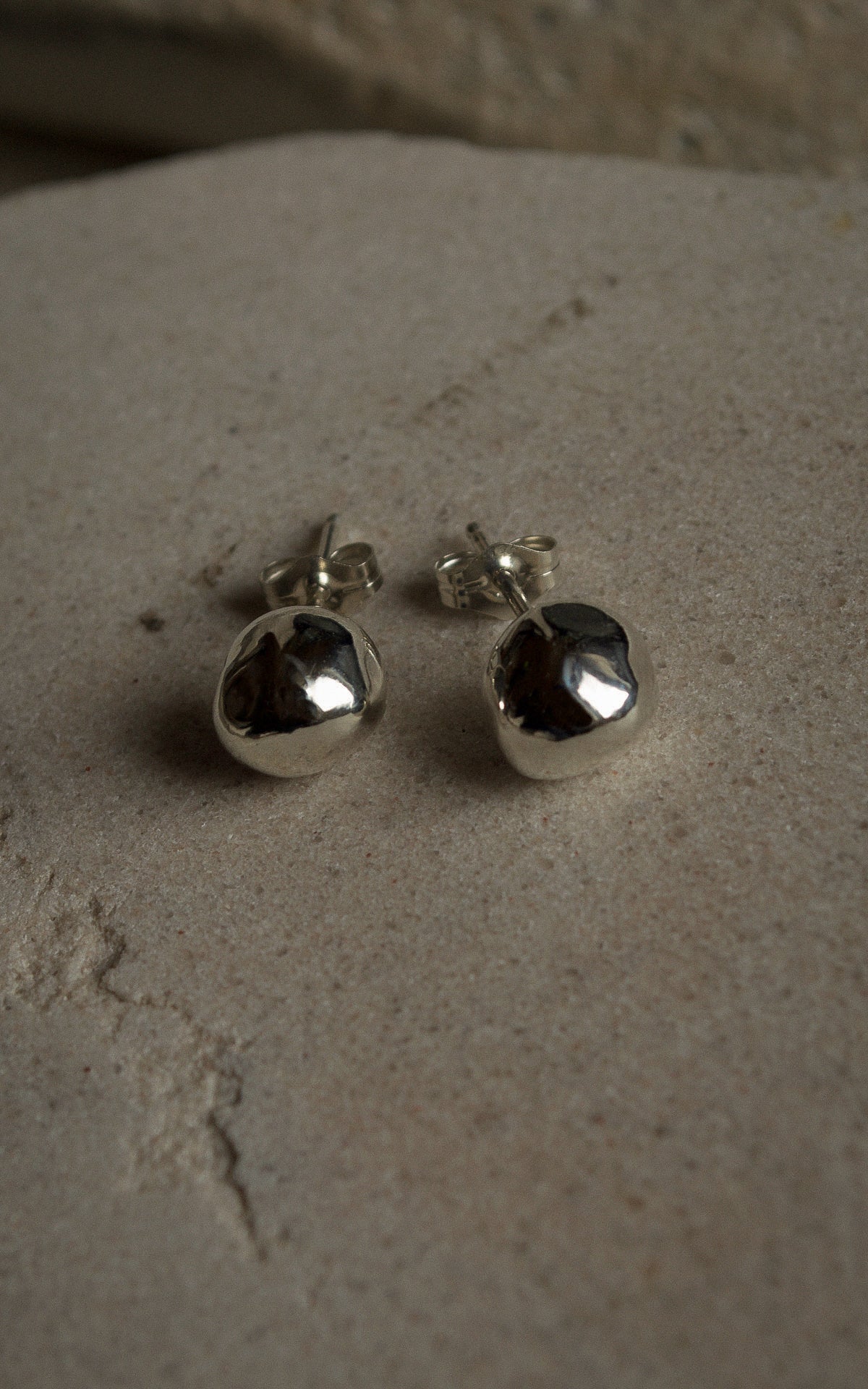 Sphere pierce