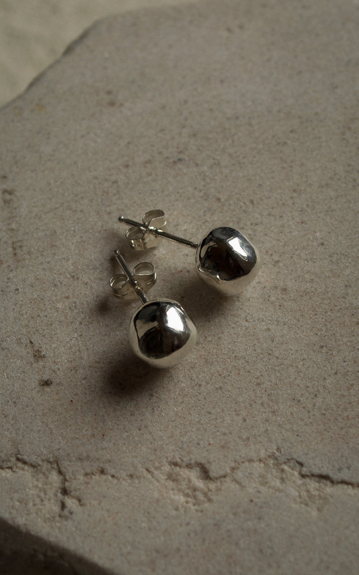Sphere pierce