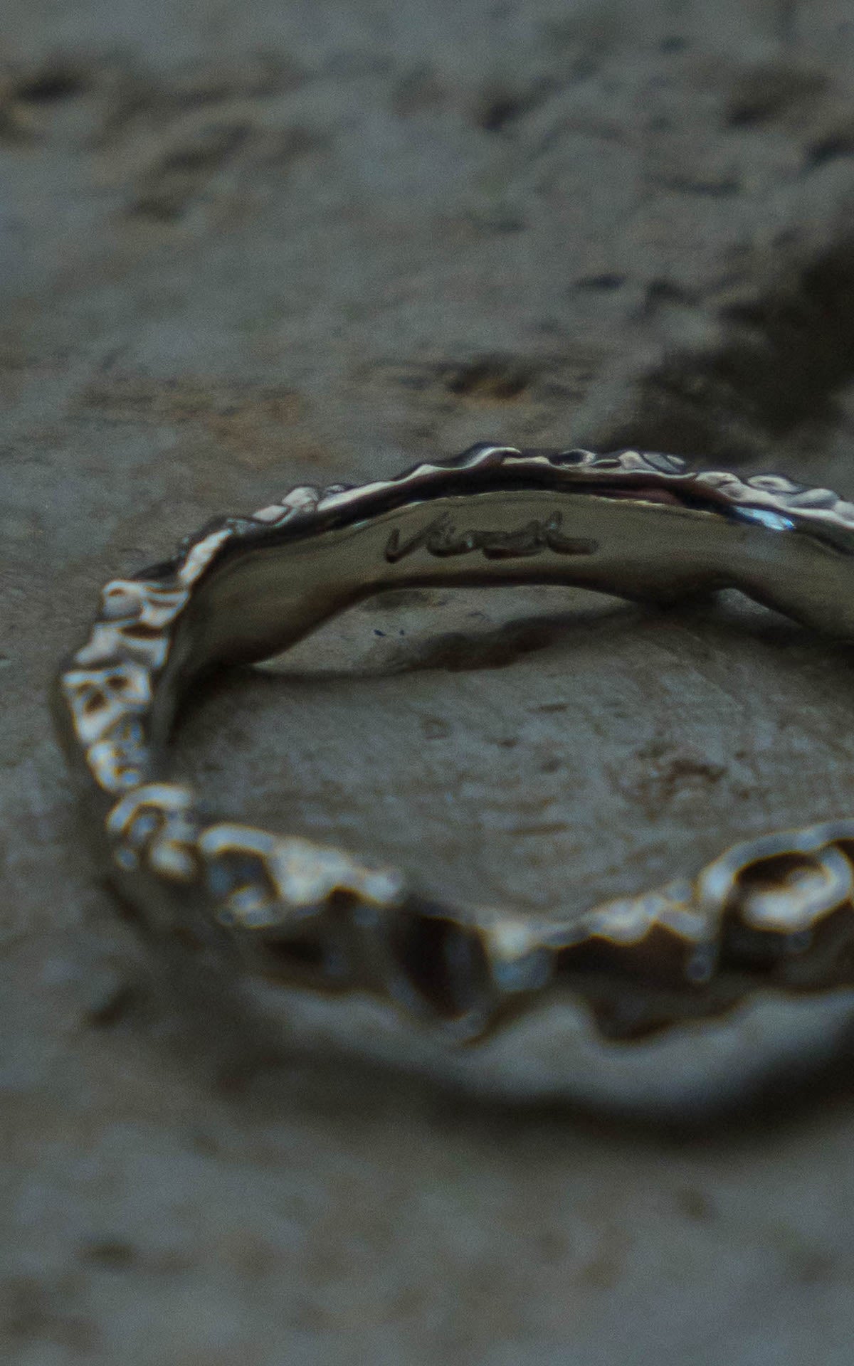 Uneven Ring