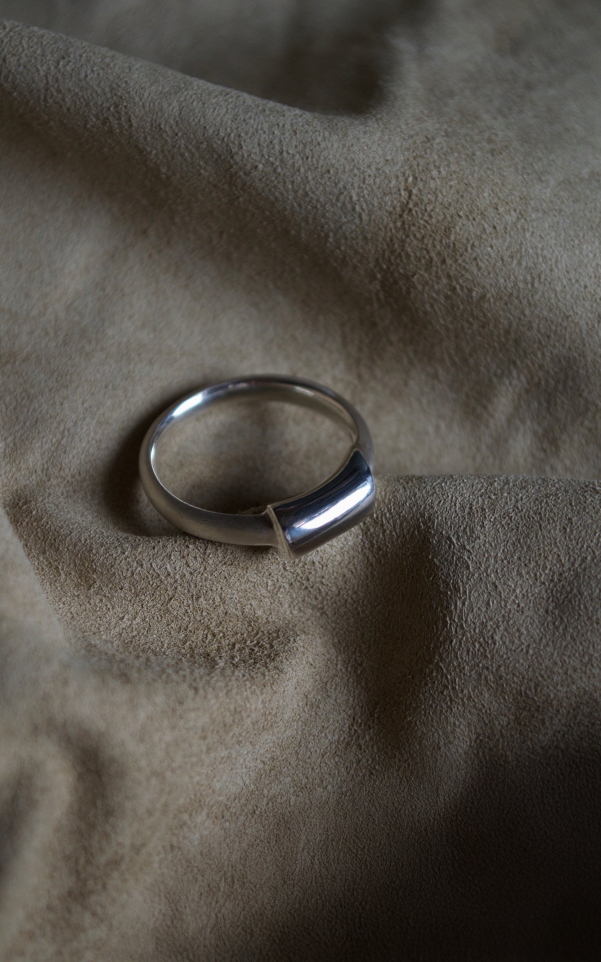 Still Bar Ring