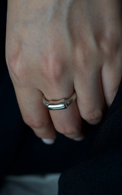 Still Bar Ring