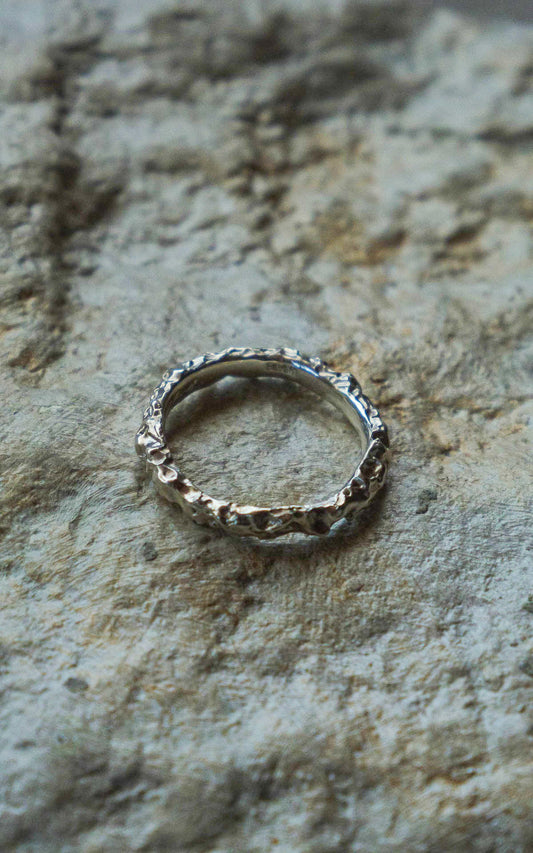 Uneven Ring