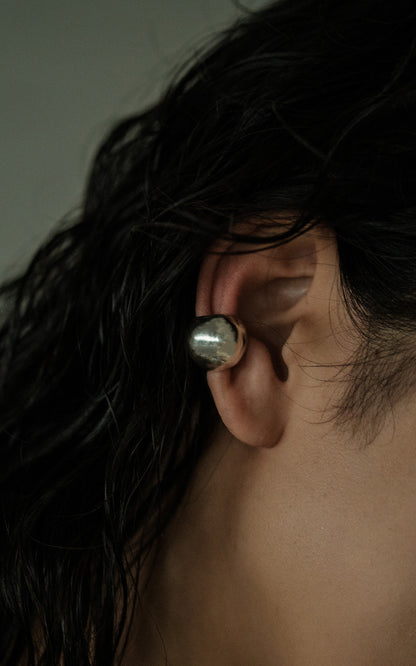 Volume ear cuff